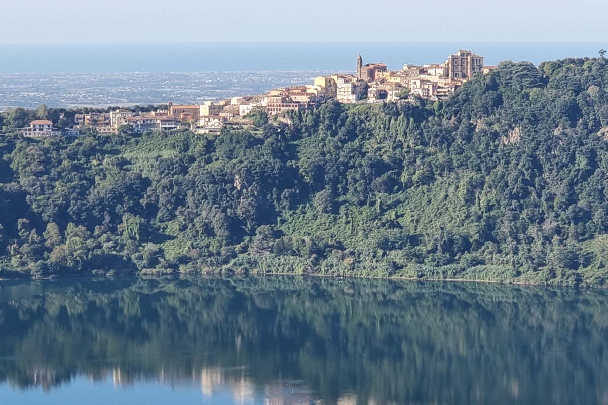 Via Francigena nel Lazio: un viaggio lento tra borghi, laghi,  mare e sapori veri
